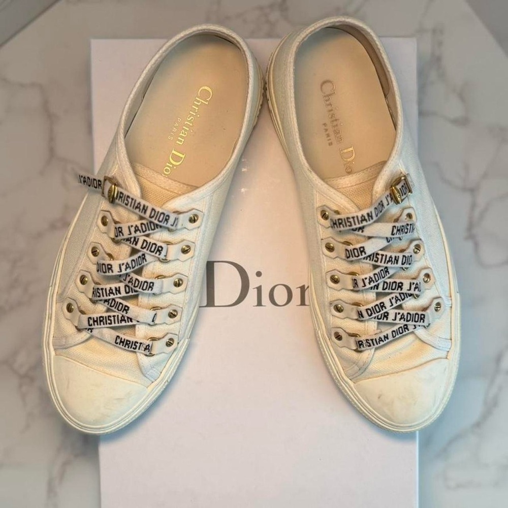 Authentic Christian Dior WALK’N’DIOR Low-Top Sneaker in White Canvas